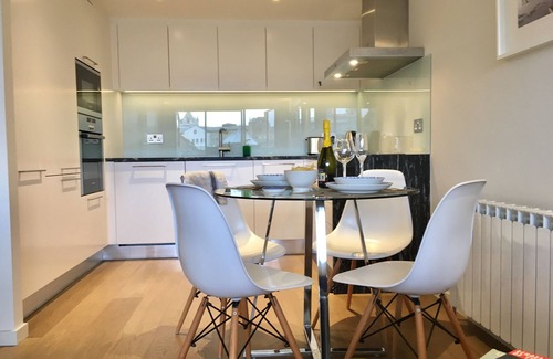 Tower Hill Apartment | Luxury | Dream Location | By Tower Bridge | Dock View