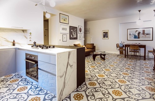 Potenza Apartment | ★ ★ ★ ★ ★ LUXURY [Duomo, Old Town] La Cuntana Home Design