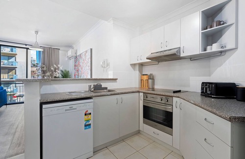 East Perth Apartment | Luxury East Perth - Sleeps 2 - Superior WiFi The intercom no longer works due to the hotel closure.