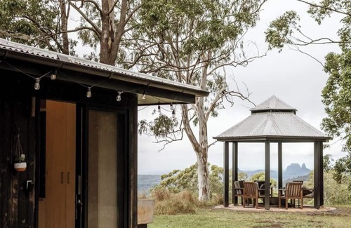 Booroobin House | Luxury Eco Cabin Maleny, Spectacular 360 Views!