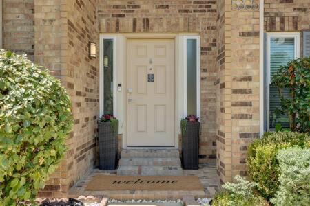 Flower Mound House | Luxury Escape Home with pool spa game room