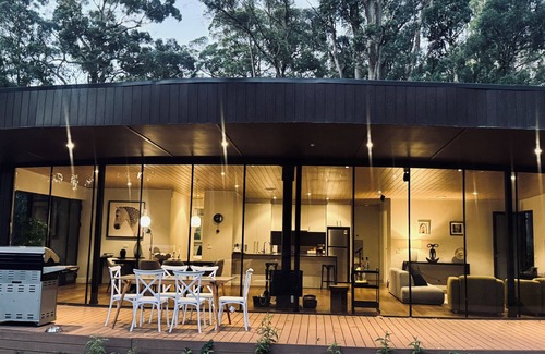 Musk House | Luxury Evergreen Escape-Holiday home in Musk, Daylesford