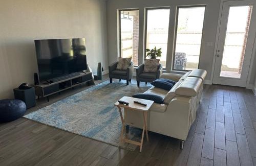 Bastrop Villa | Luxury Executive House & Family Retreat
