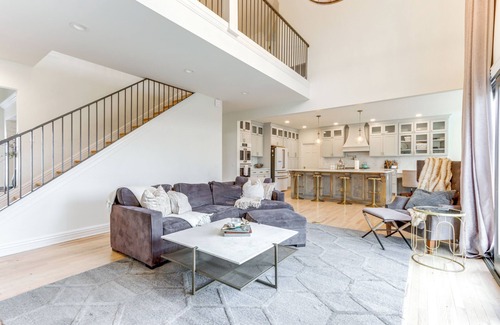 Fayetteville House | Luxury Fayetteville Escape w/Hot Tub & Pool!