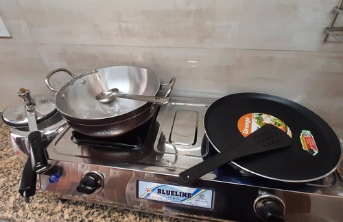 Lajpat Nagar Apartment | Luxury flat in foreigner areof lajpat nagar with fully equipped kitch