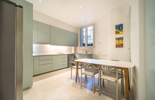 17th Arrondissement Batignolles-Monceau Apartment | Luxury flat with large private garden & patio recently refurbished