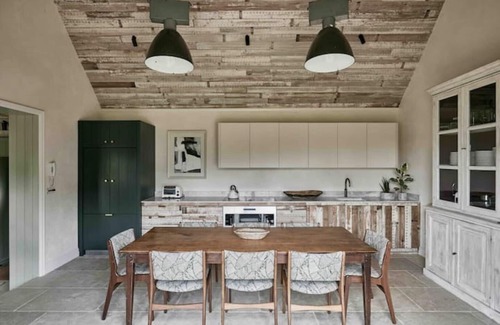Whichford House | Luxury four bedroom family cottage