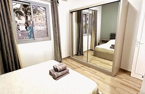 El Hadaba Apartment | Luxury Getaway/Brand New 2BR/Wi-Fi/Full Kitchen