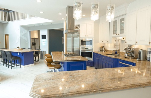 Berlin House | Luxury Getaway, Indoor Pool, Hot Tub, Outdoor Games, Fast Internet, Sleeps 16+