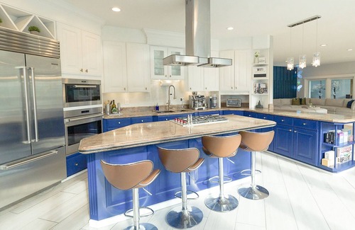 Berlin House | Luxury Getaway, Indoor Pool, Hot Tub, Outdoor Games, Fast Internet, Sleeps 16+