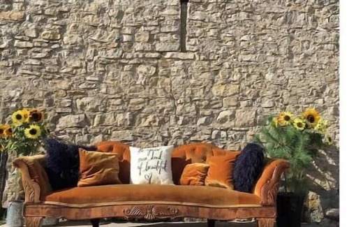 Elora Cabin | Luxury Glamping on Elora Sunflower Farm - Honeybee