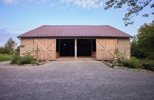 Elora Cabin | Luxury Glamping on Elora Sunflower Farm - Fox