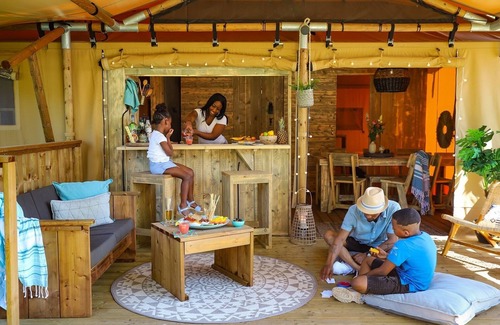 Turnhout Bed & Breakfast | Luxury Glamping wellness on an organic farm