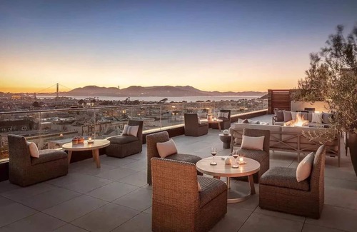 Cow Hollow Condo | Luxury Golden Gate Views from Cow Hollow!