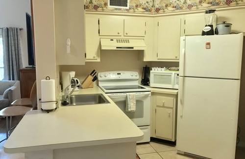 Ventura Condo | Luxury Golf Country Club Condo 2 Bedroom 2 Bathroom