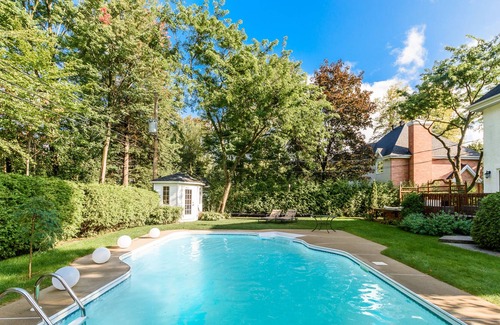 Blainville Villa | Luxury Golf Course 4Bedroom Villa w/ outdoor jacuzzi & salt water Pool