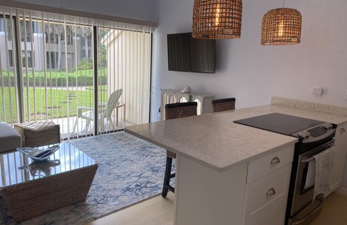 Bunker Oaks Villa | Luxury Golf Retreat in Sarasota – Elegance, Comfort & Prime Location