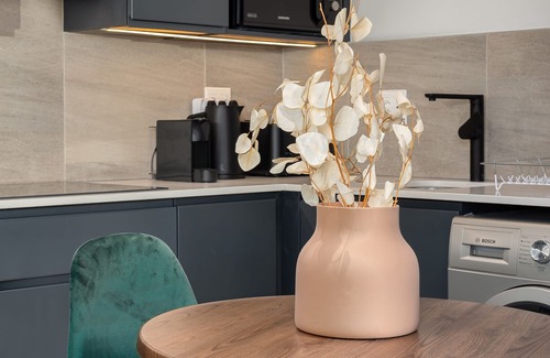 Green Point Apartment | Luxury Green Point Apartment | Wifi | Balcony