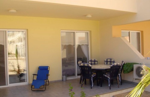 Universal Apartment | Luxury Ground Floor Apartment Overlooking Pool
