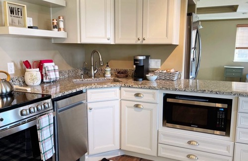 South Jordan House | Luxury Guest Duplex - 3 Minutes from Freeway and Close to Everything Else!