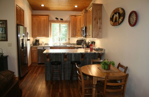 Bigfork House | Luxury Guest House With River Access
