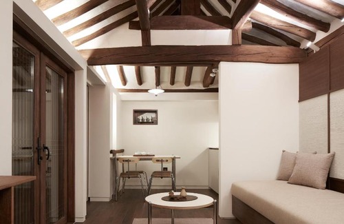 Seochon Villa | Luxury Hanok Stay Elegance