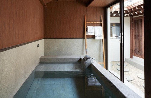 Seochon Villa | Luxury Hanok Stay Elegance