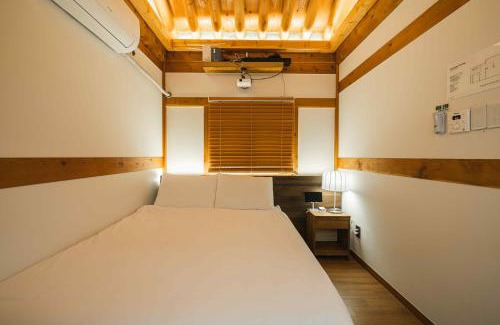 Gahoe-dong Villa | Luxury Hanok Stay Starlight