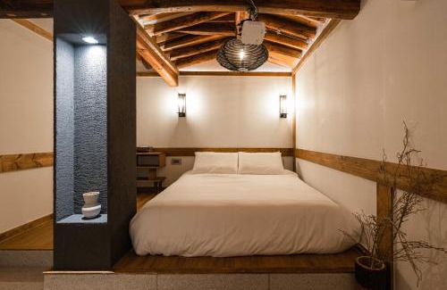 Sajik-dong Villa | Luxury Hanok Stillness Haven