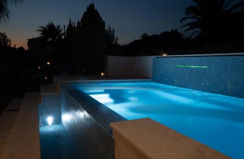 Saronikos Villa | Luxury heated pool Villa