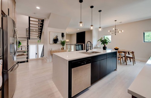 New Pathways House | Luxury High End Downtown Living