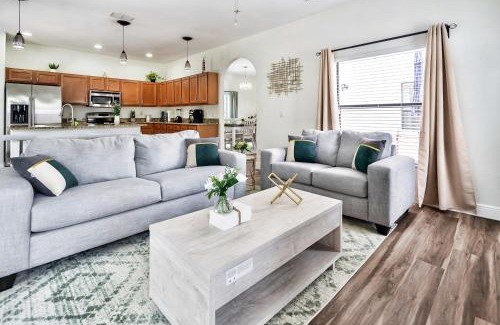 Four Corners Villa | Luxury High Grove Villa 4bds with Pool near Disney