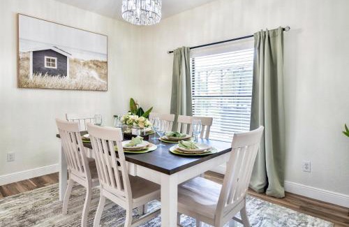 Four Corners Villa | Luxury High Grove Villa 4bds with Pool near Disney