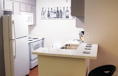 Bunker Hill Apartment | Luxury High-Rise in the heart of Los Angeles