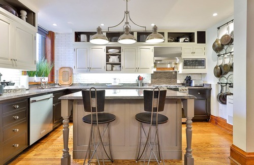 Regal Heights House | LUXURY HISTORIC CENTURY HOME | CENTRAL TORONTO | WEDDING GROUPS | 6 BEDROOMS