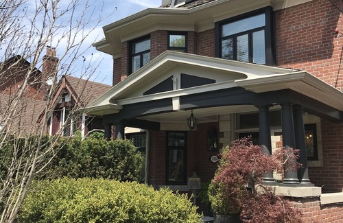 Regal Heights House | LUXURY HISTORIC CENTURY HOME | CENTRAL TORONTO | WEDDING GROUPS | 6 BEDROOMS