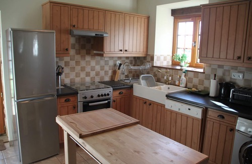 Rouelle House | Luxury Holiday Home * with Pool, Spa, and Sauna a haven of serenity!