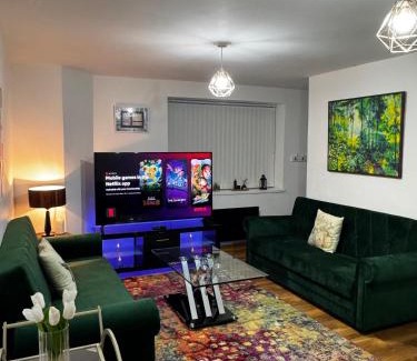 Old Trafford Apartment | Luxury Holiday Apartments
