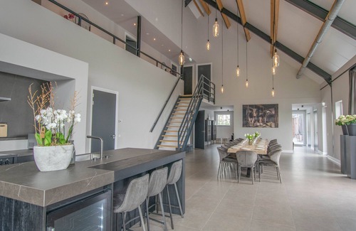Lage Zwaluwe House | luxury holiday home with en-suite rooms