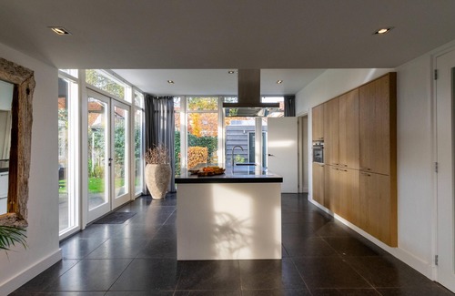 Oosterhout House | Luxury holiday home with enclosed garden