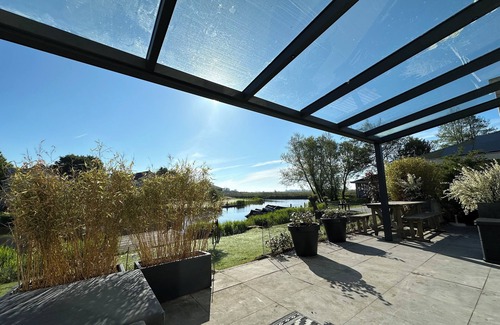 Makkum House | Luxury holiday villa on the water