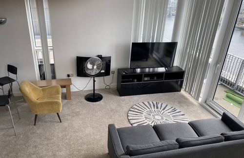 Docklands Apartment | Luxury Home Away Apartment