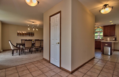 Tunkhannock Township House | Luxury home, close to Kalahari, Ski Resorts, Fireplace, Ping Pong, Pool Table