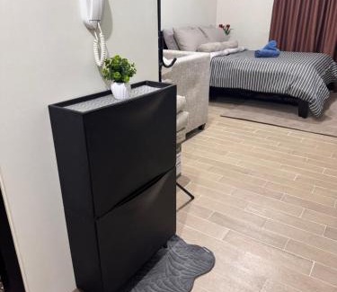 Luzon Apartment | Luxury Home Comfort At Manhattan Plaza Cubao WiFi