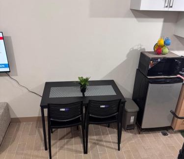 Luzon Apartment | Luxury Home Comfort At Manhattan Plaza Cubao WiFi