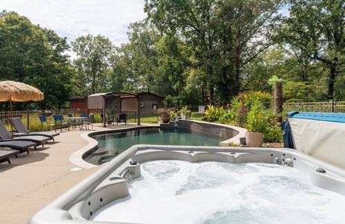 Wilburn House | Luxury home, fishing resort with fire pit, coffee bar, pool and hot tub. Pets OK