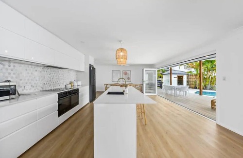 Burleigh Waters House | Luxury home in the heart of Burleigh