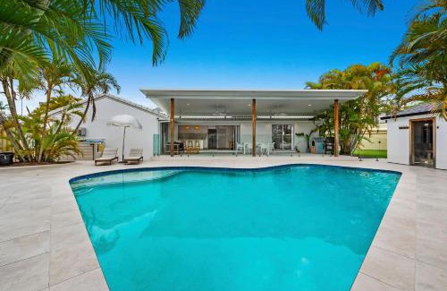 Burleigh Waters House | Luxury home in the heart of Burleigh