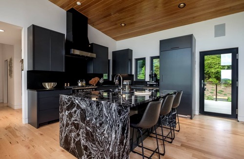 Balsam Grove House | Luxury Home - The Retreat House