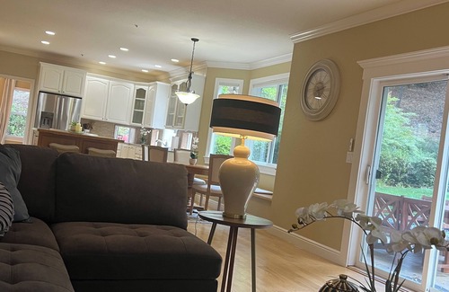 Ukiah House | Luxury Home walking distance to Downtown